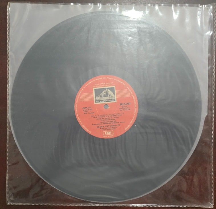 Charas (No Jacket)- Record LP Vinyl Vintage - Bollywood - Image 2